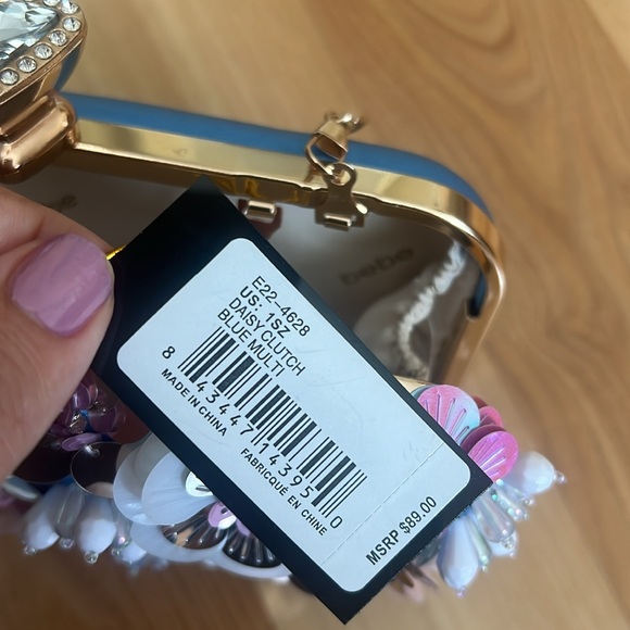 COPY - Bebe Sequenced Daisy Clutch - Picture 13 of 17